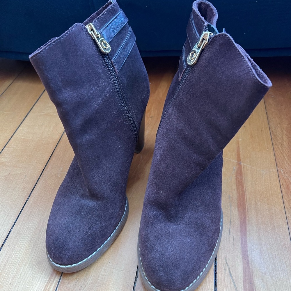 C Wonder Plum Booties